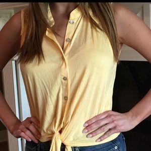 Yellow button down tie top small